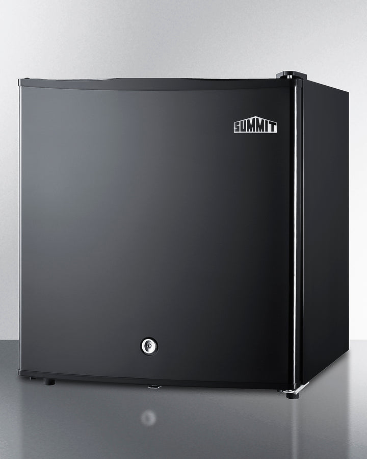 Summit MB41B 18″ Wide Compact Minibar – Black Cabinet